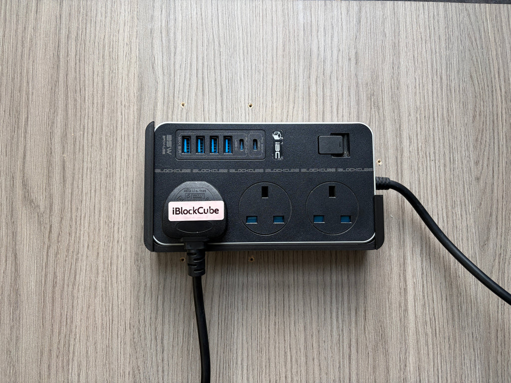 iBlockCube T09 3 Way Extension Lead Wall Mount