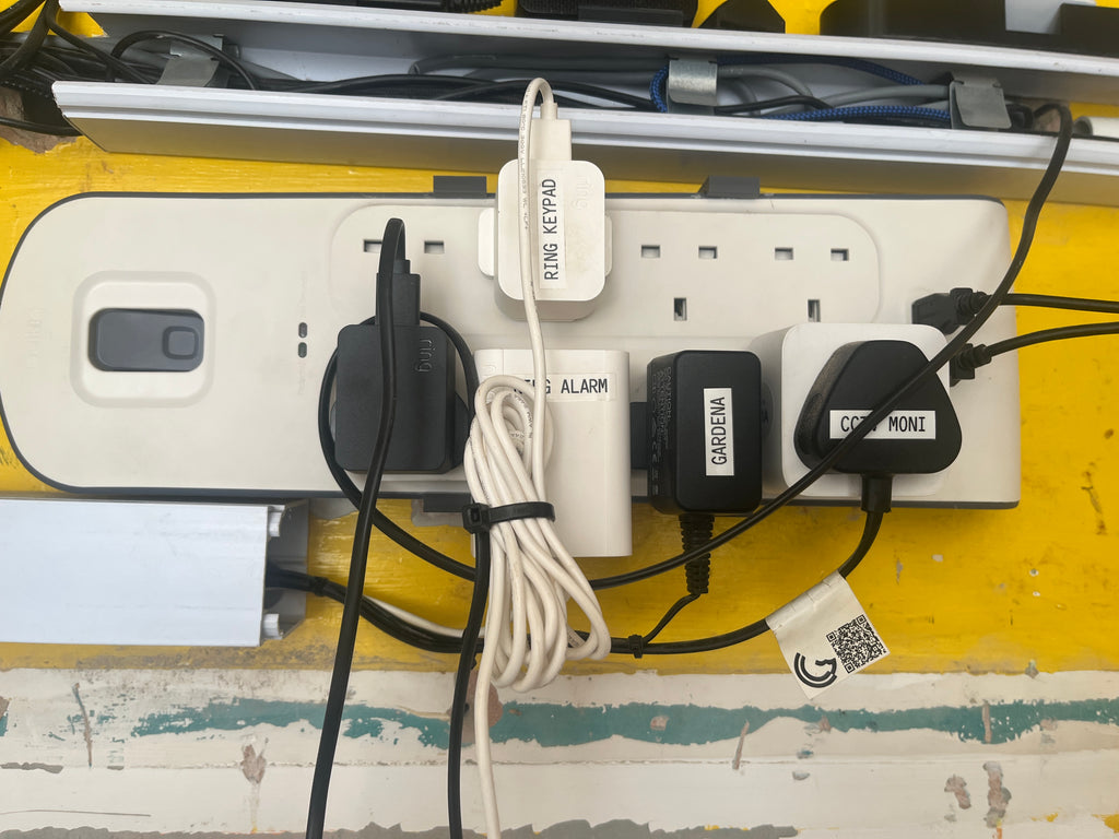 3D Printed Wall Mount For Belkin Extension Lead 8 Way
